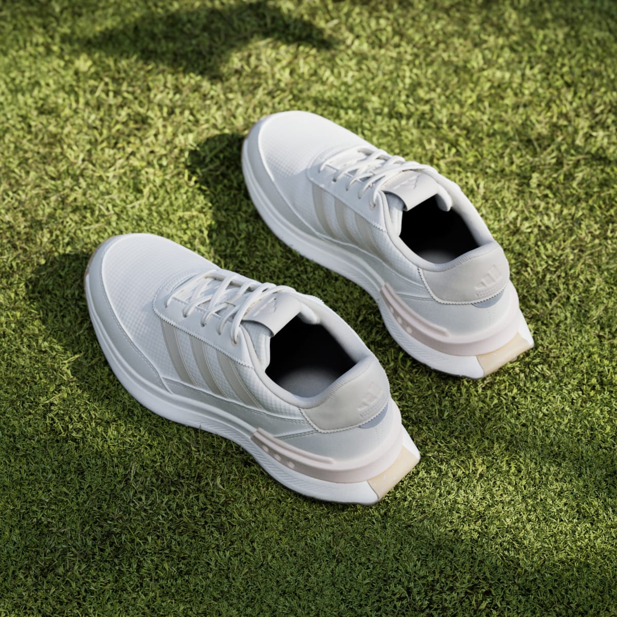 Adidas Chaussure de golf sans crampons S2G 24 Femmes. 7