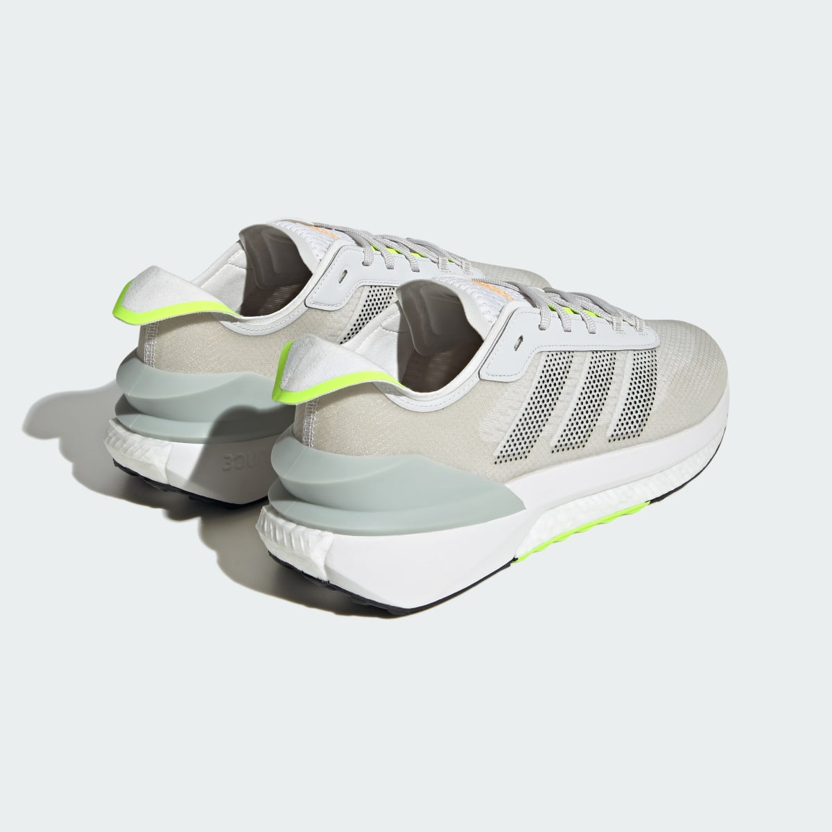 Adidas Chaussure Avryn. 6