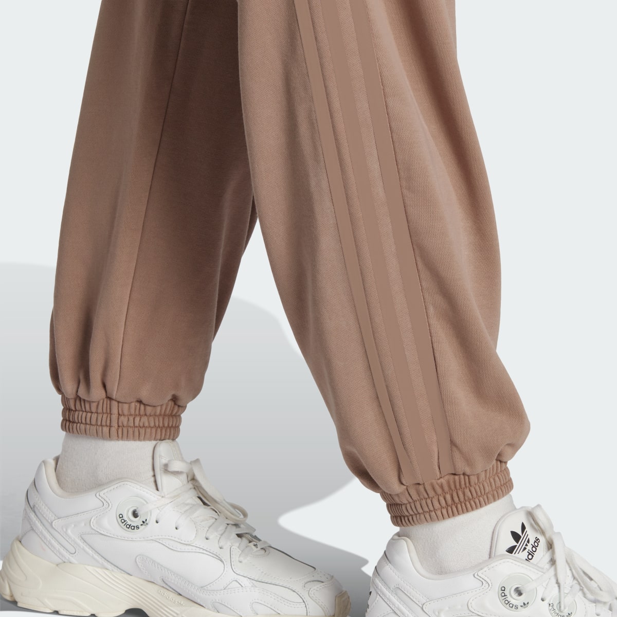 Adidas Pantalon sportswear. 6