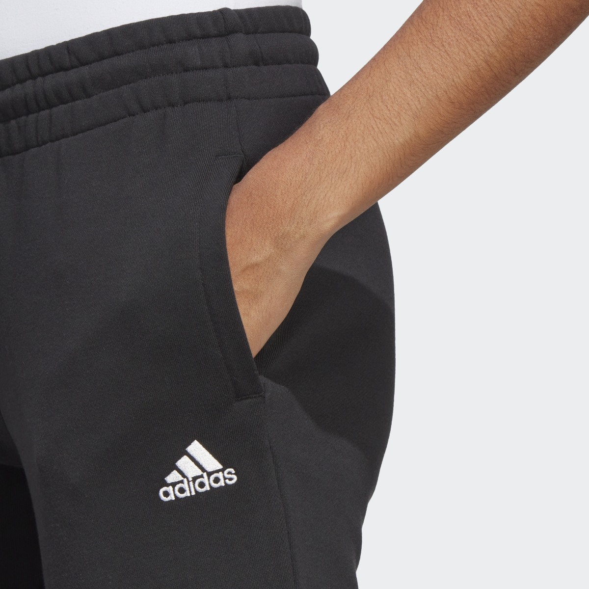 Adidas Pantaloni Essentials Linear French Terry Cuffed. 5