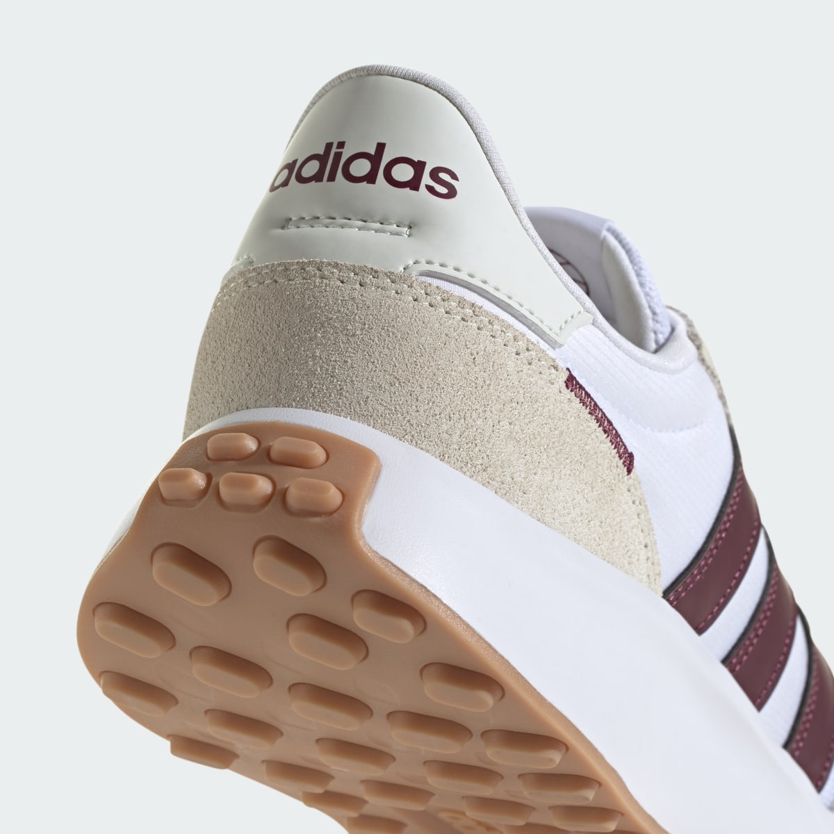 Adidas Tenis Run 70s. 8