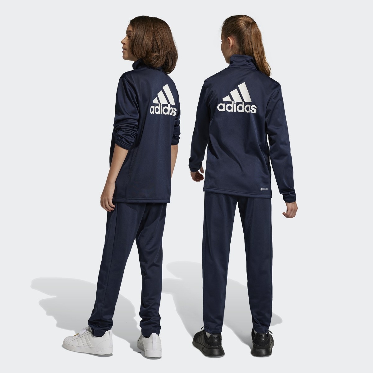 Adidas Conjunto Essentials Big Logo. 4