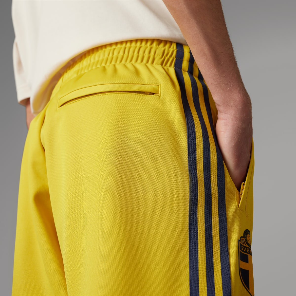 Adidas Pantaloni da allenamento Beckenbauer Sweden. 6