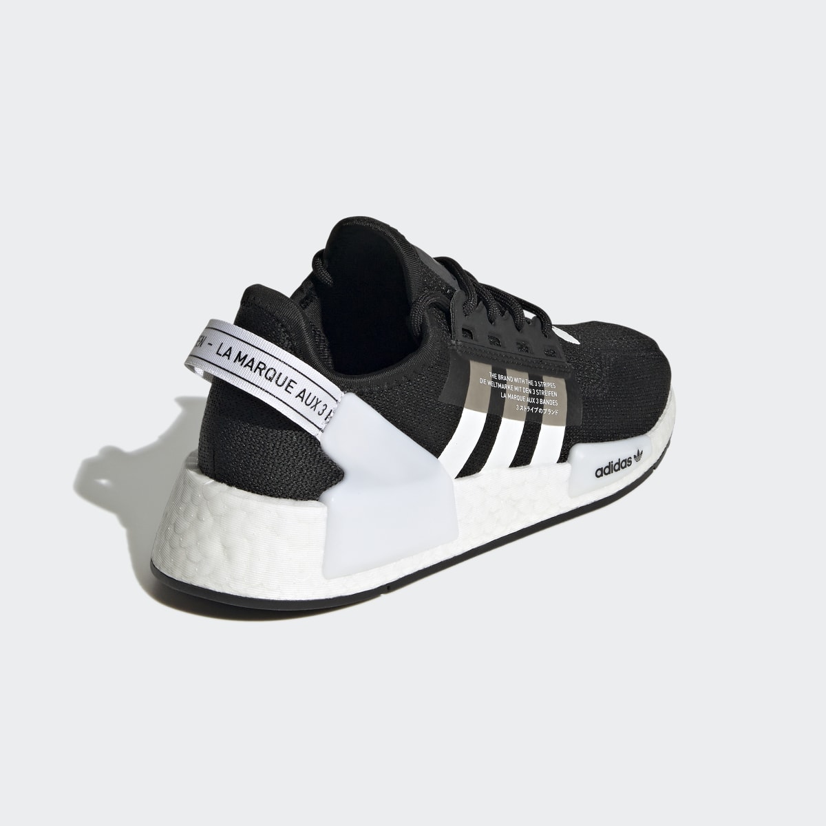 Adidas Chaussure NMD_R1 V2. 6