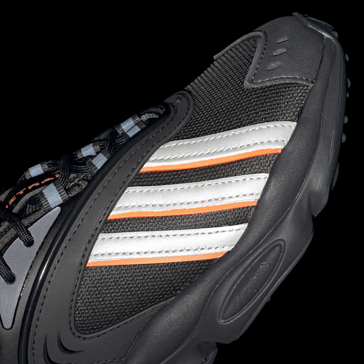 Adidas Scarpe OZTRAL. 12