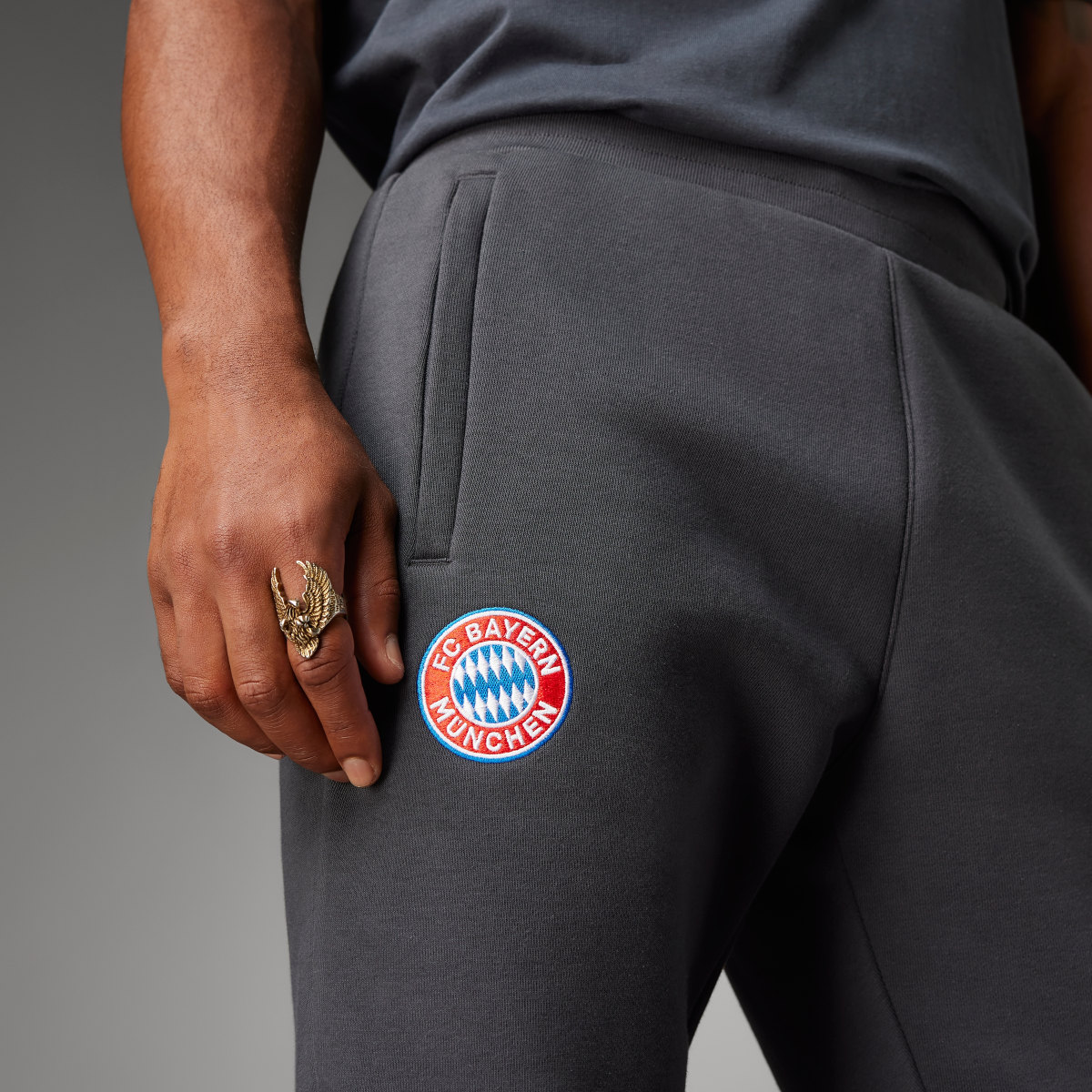 Adidas Calças Trefoil Essentials do FC Bayern München. 5