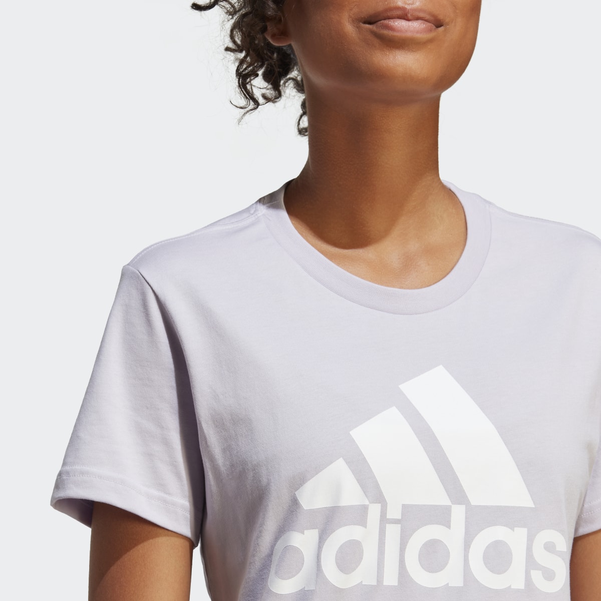 Adidas LOUNGEWEAR Essentials Logo Tişört. 6