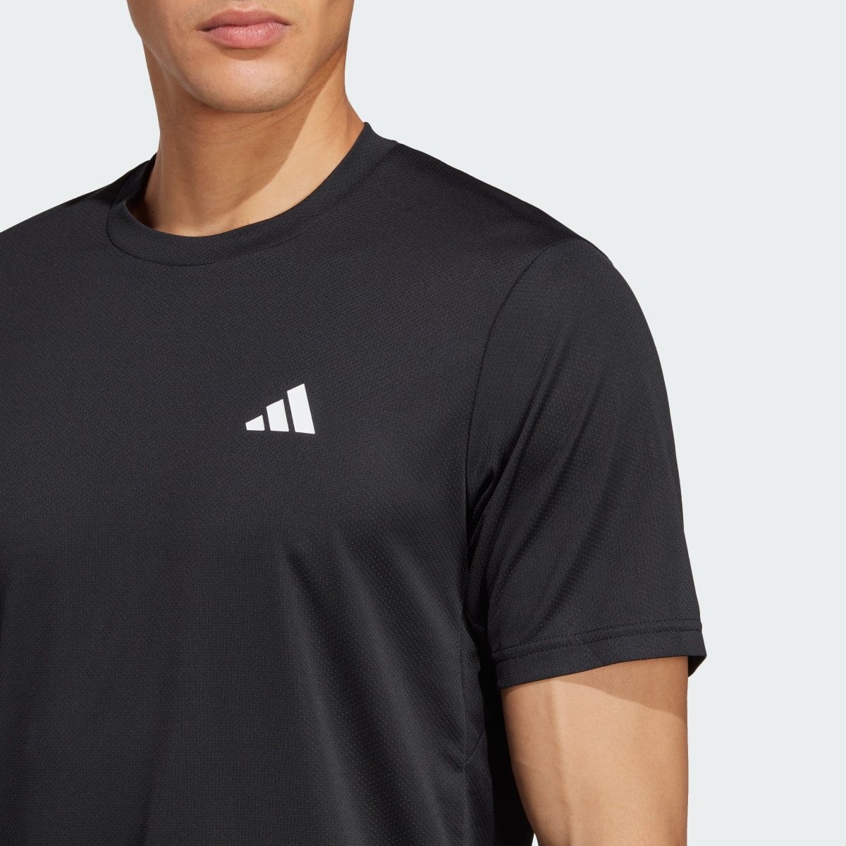 Adidas Playera de Entrenamiento Train Essentials. 6