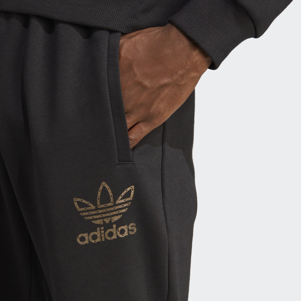 Adidas Gold pant. 5