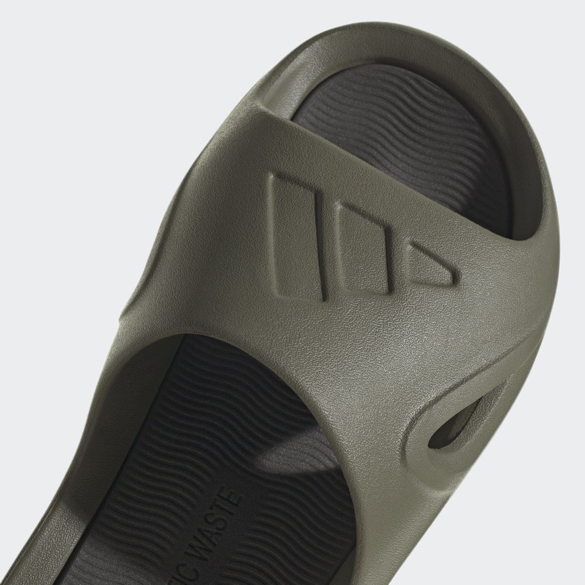 Adidas Adicane Slides. 8