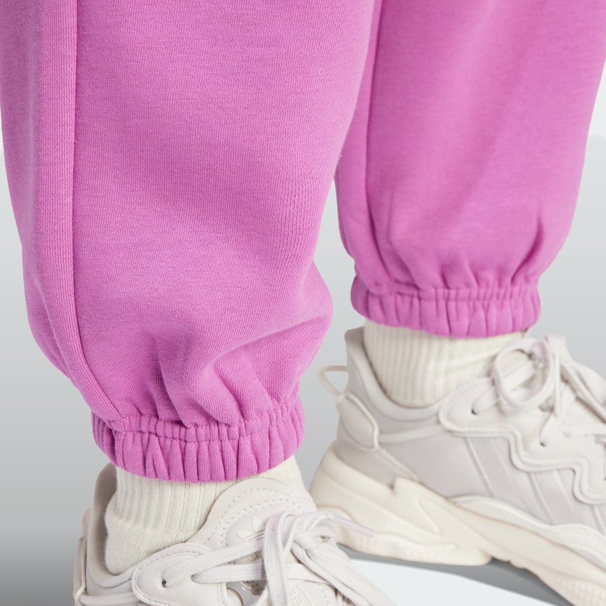 Adidas Essentials Fleece Jogginghose. 6