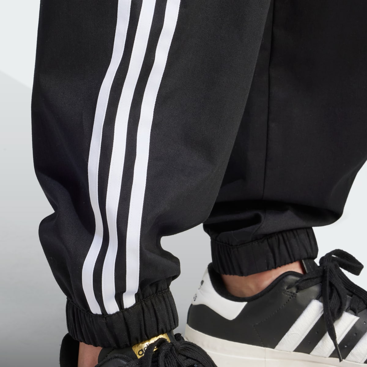 Adidas Cargo Pants. 6