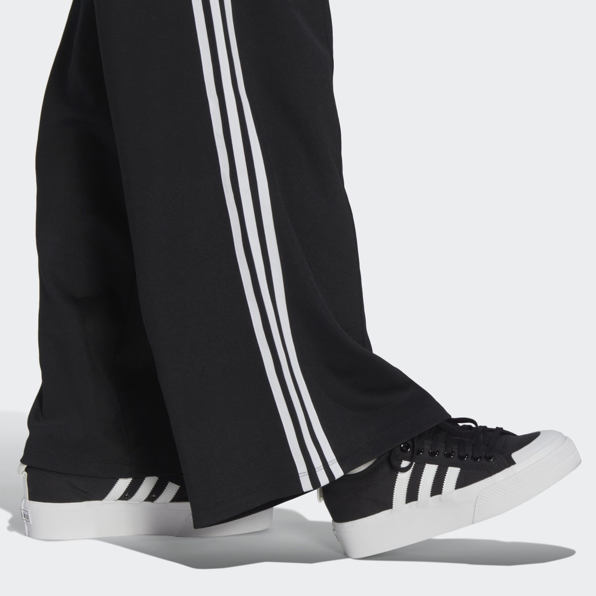 Adidas adicolor Classics Wide Leg Hose. 6