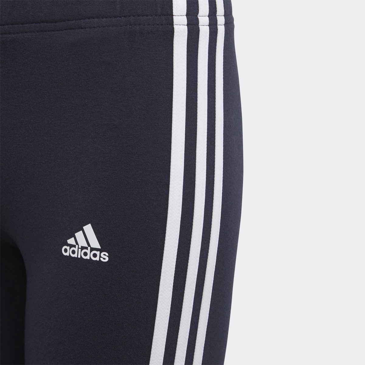 Adidas Essentials 3-Streifen Leggings. 4