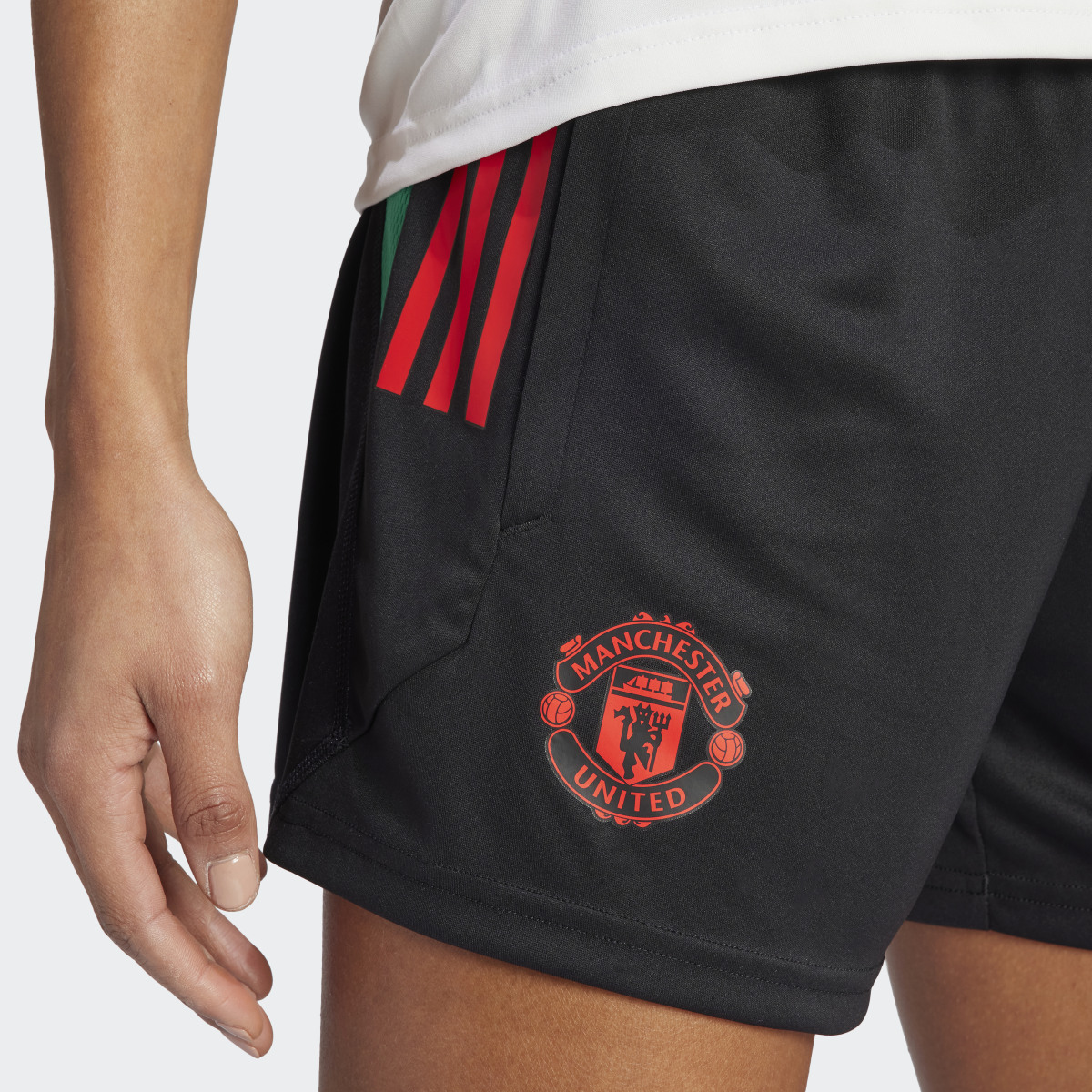 Adidas Manchester United Tiro 23 Trainingsshorts. 6