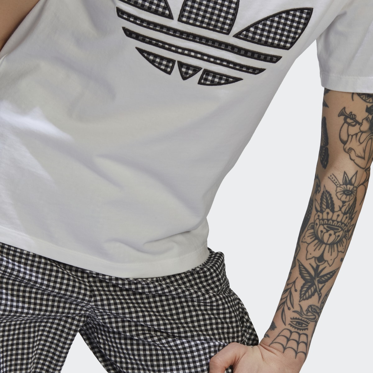Adidas Camiseta con estampado del trébol. 9