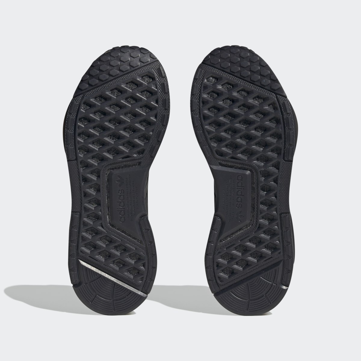 Adidas Chaussure NMD_R1 V3. 4
