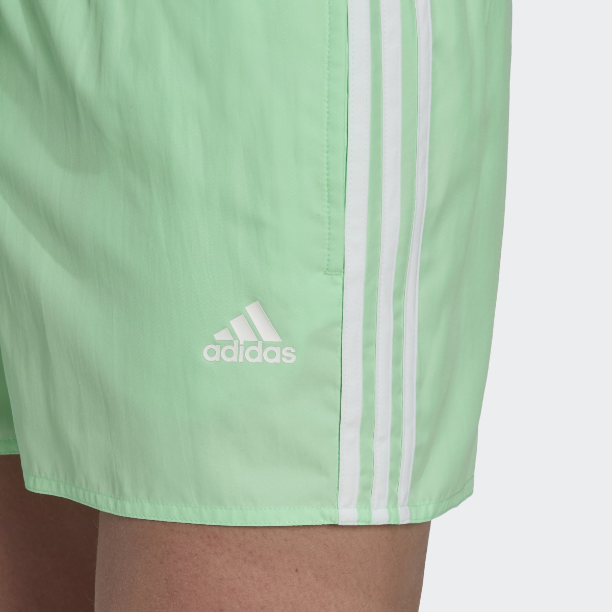 Adidas Classic 3-Streifen Badeshorts. 5