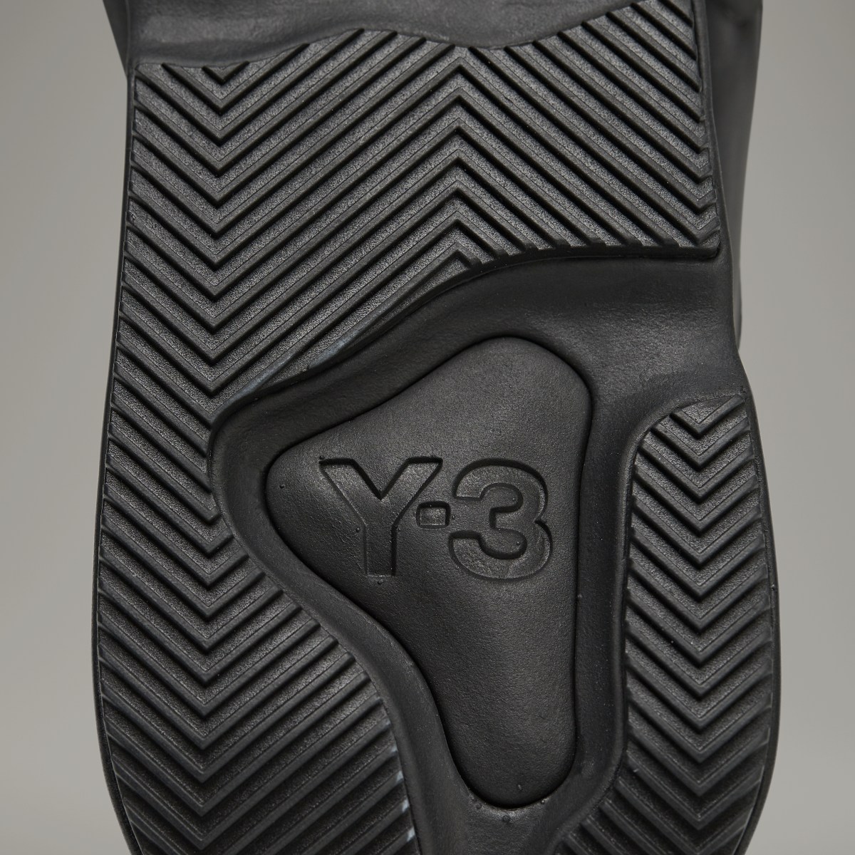 Adidas Y-3 Kaiwa. 11