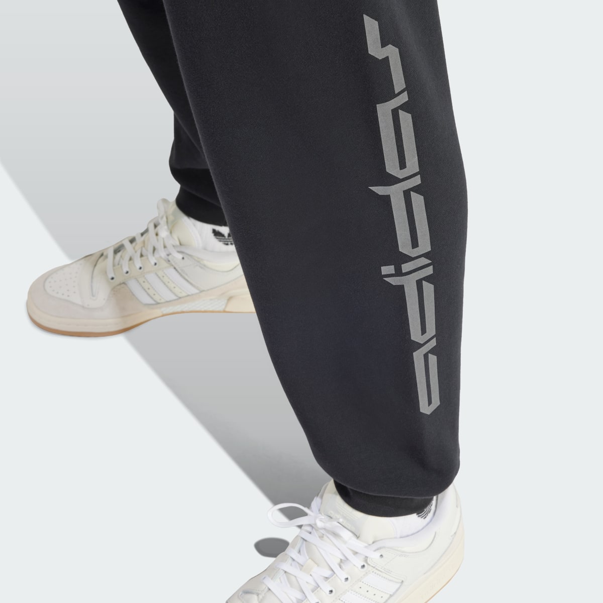 Adidas Pantaloni Future Road Graphic. 5