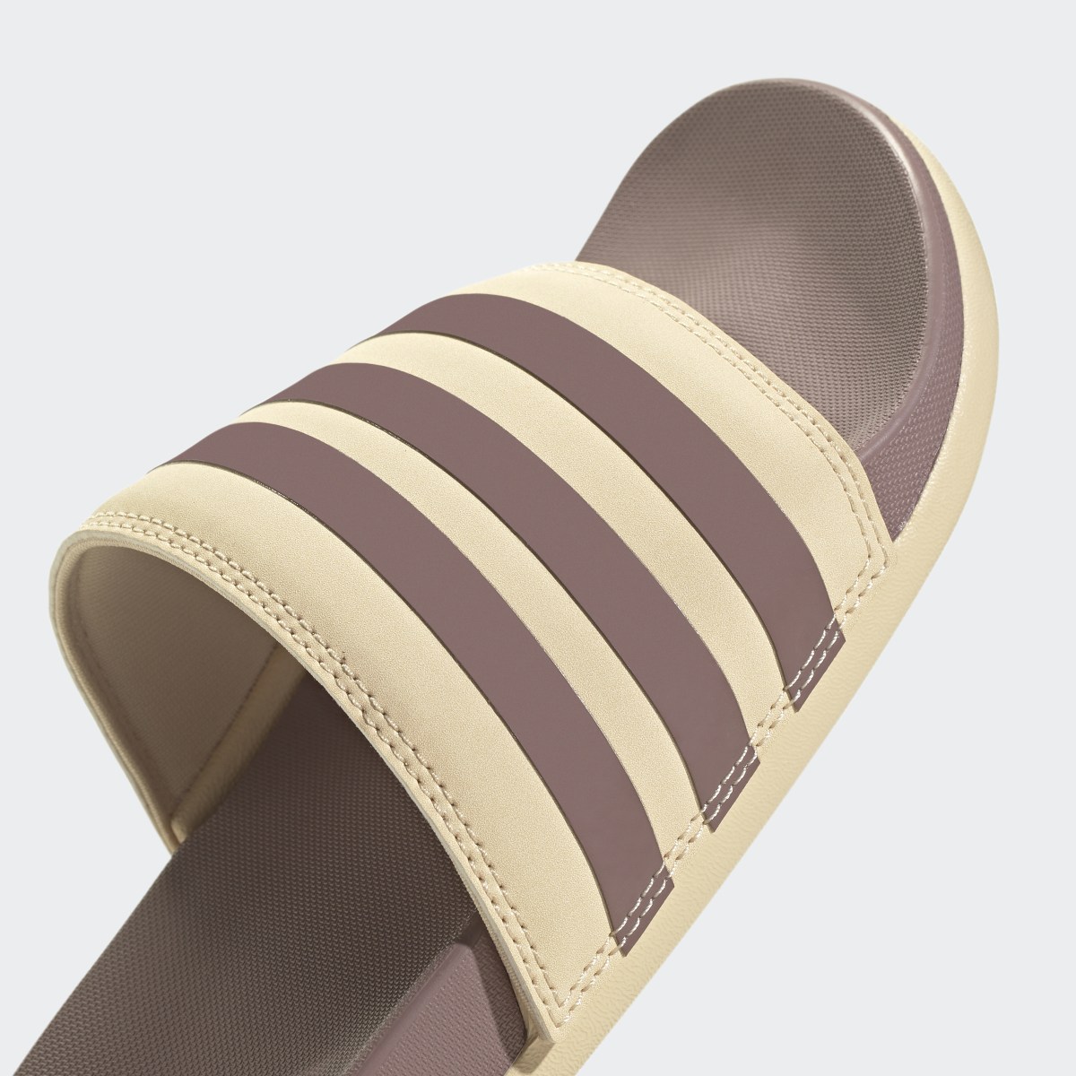 Adidas Chancla Adilette Comfort. 9