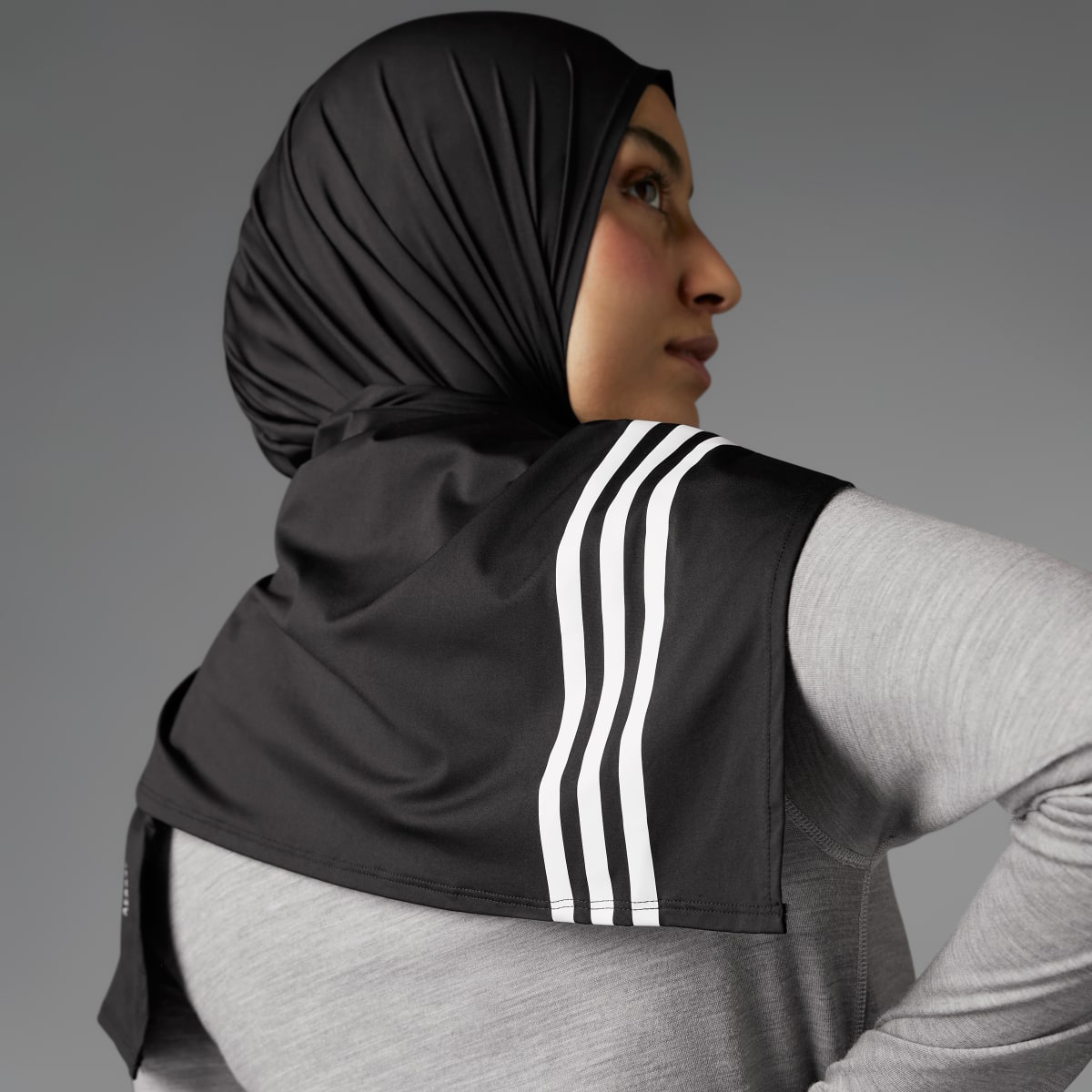 Adidas Own the Run 3-Streifen Hidschab. 4