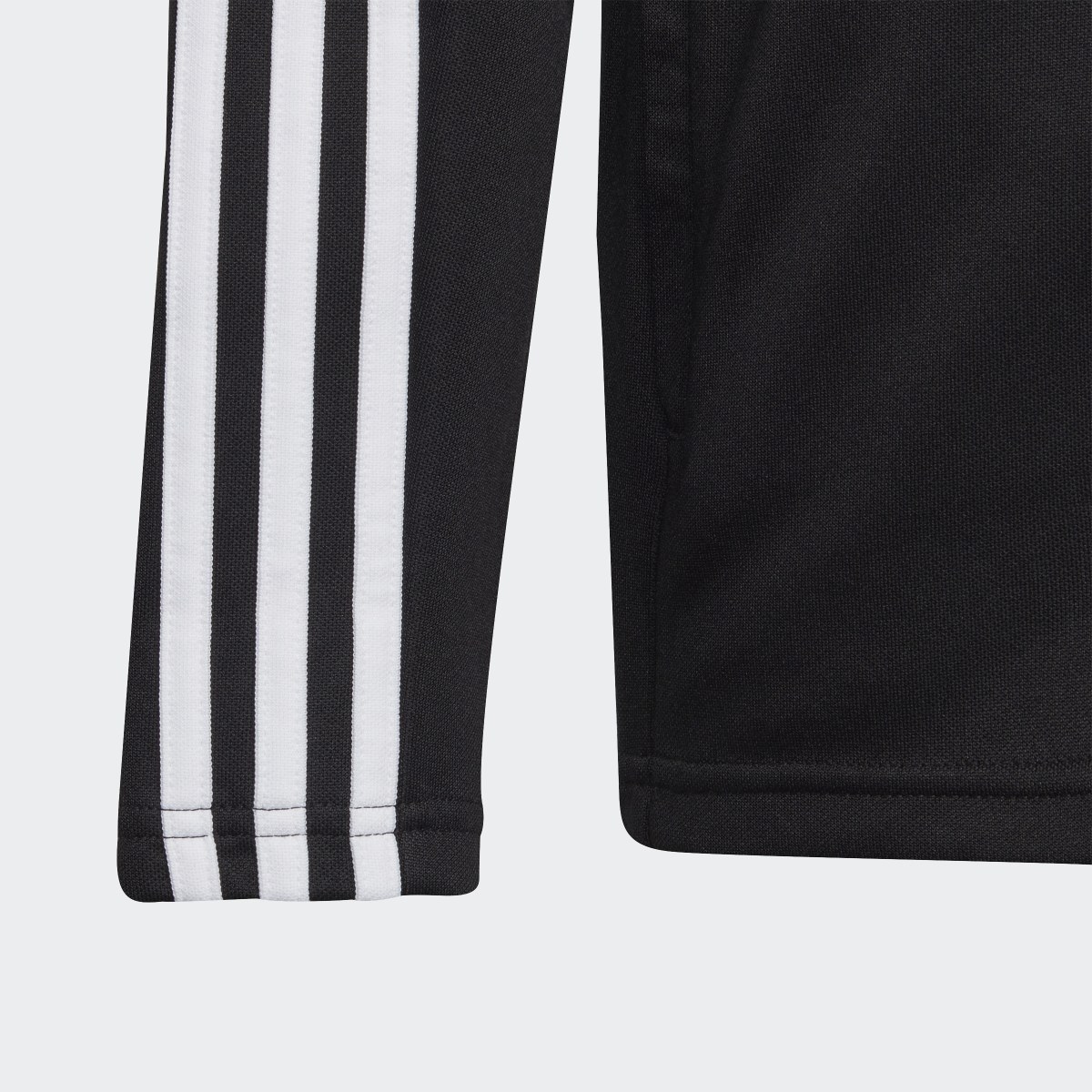 Adidas Chamarra Tiro Essentials. 5