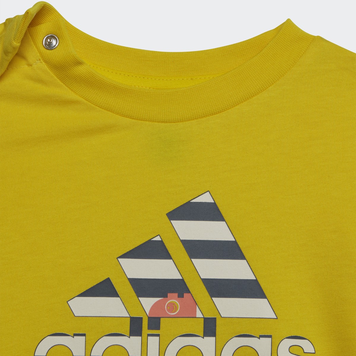 Adidas x Classic LEGO T-Shirt und Hose Set. 9