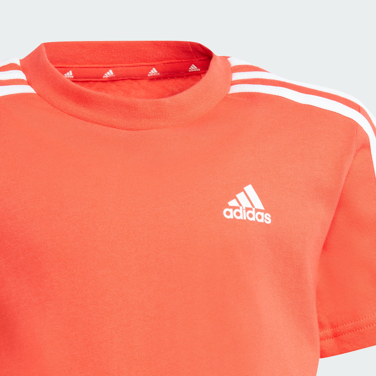 Adidas Conjunto de Playera y Shorts Essentials 3-Stripes. 7