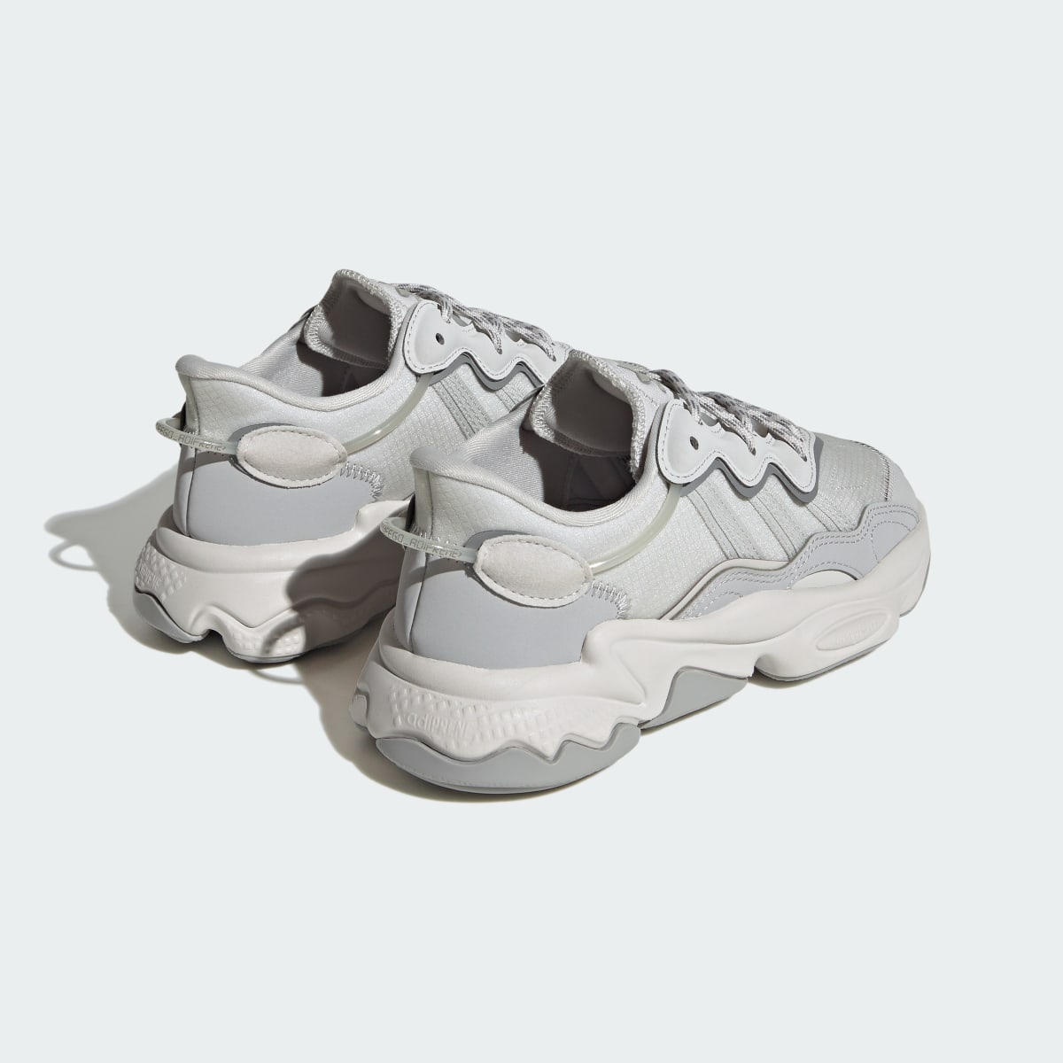 Adidas Chaussure OZWEEGO Enfants. 6