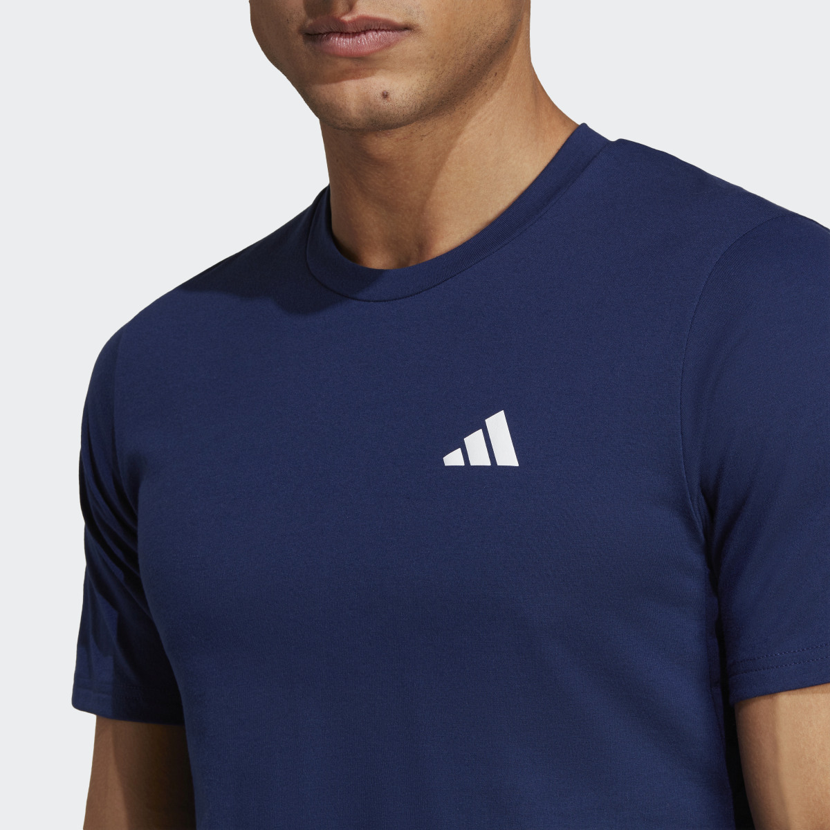 Adidas Playera de Entrenamiento Train Essentials Feelready. 6