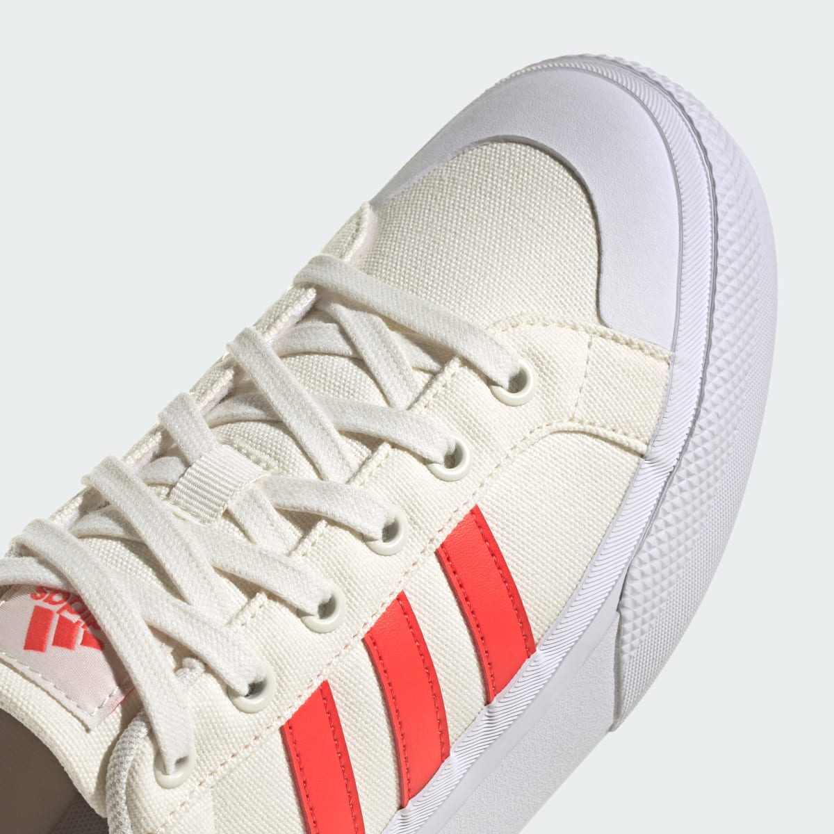 Adidas Tenis de Plataforma Bravada 2.0. 9