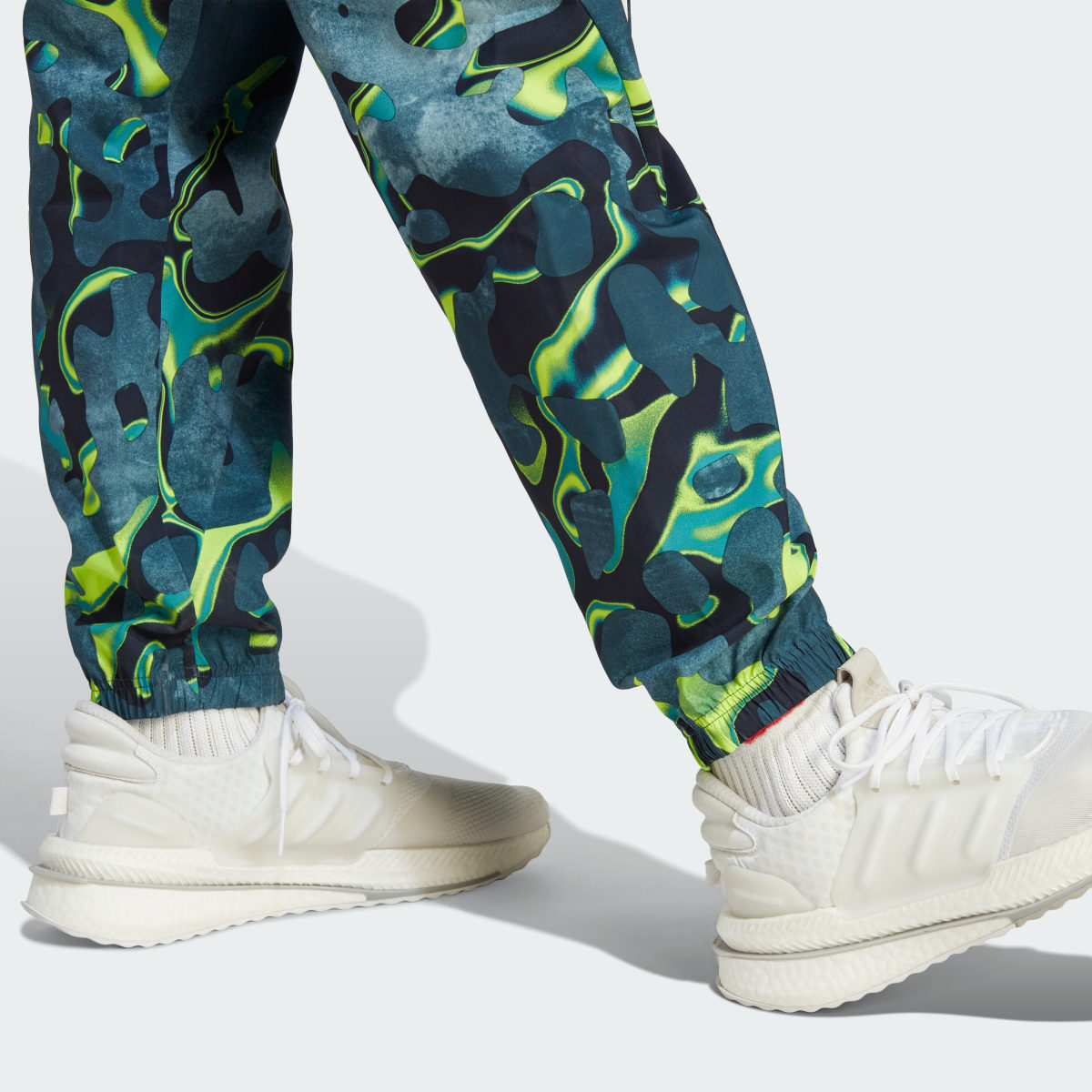 Adidas Future Icons Allover Print Hose. 7