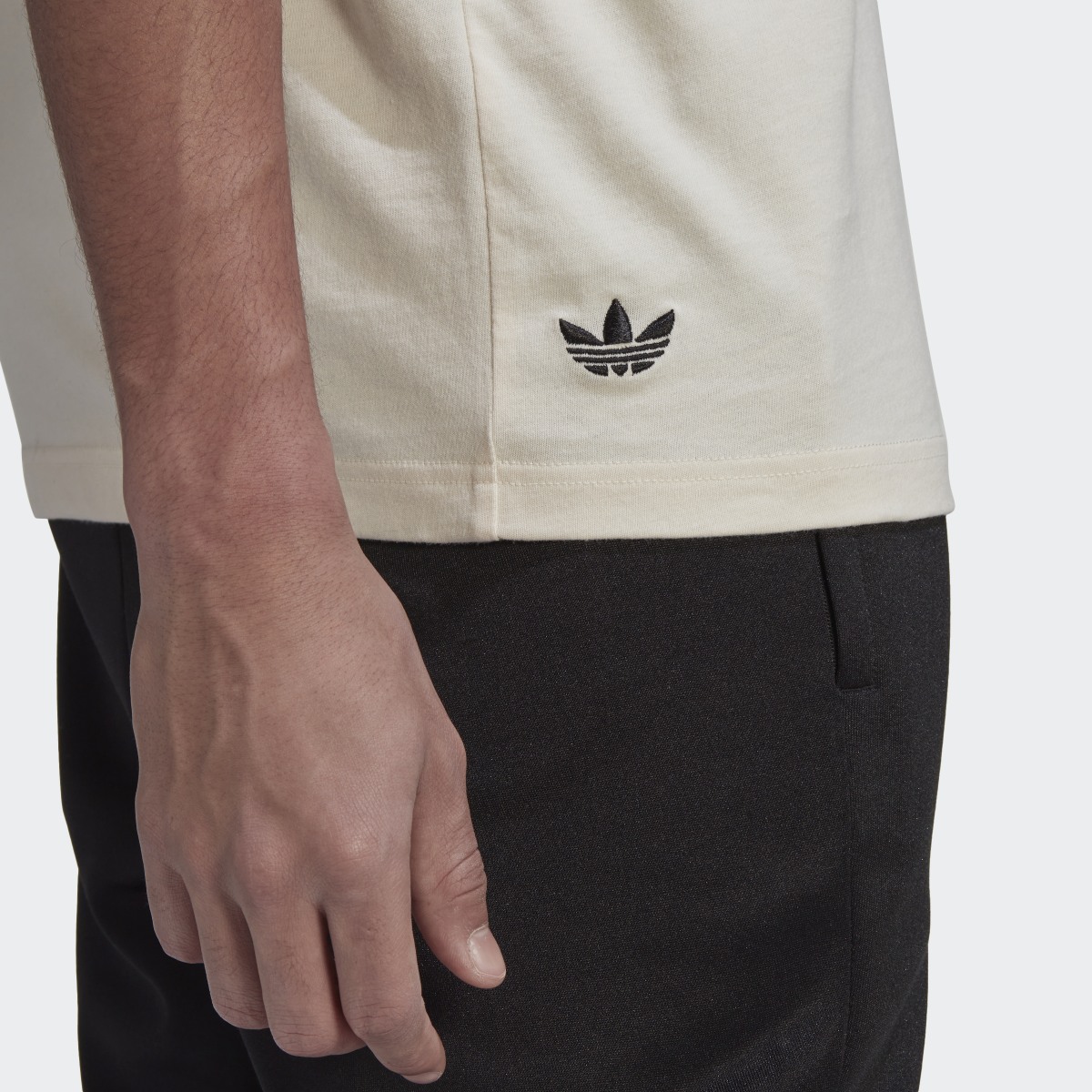 Adidas Adicolor Neuclassics Tişört. 7