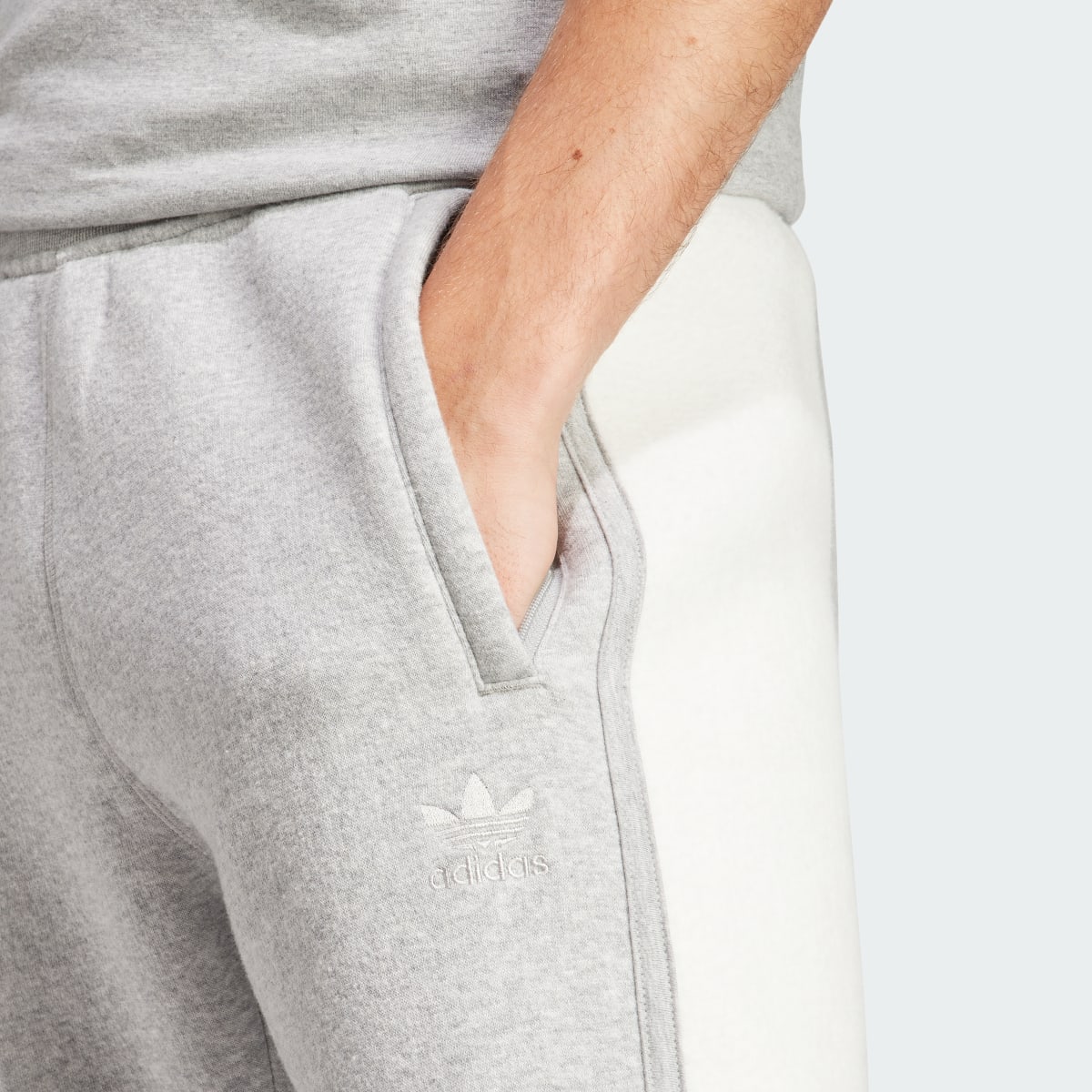 Adidas Pantalon de survêtement Trefoil Essentials+ Reverse Material. 5