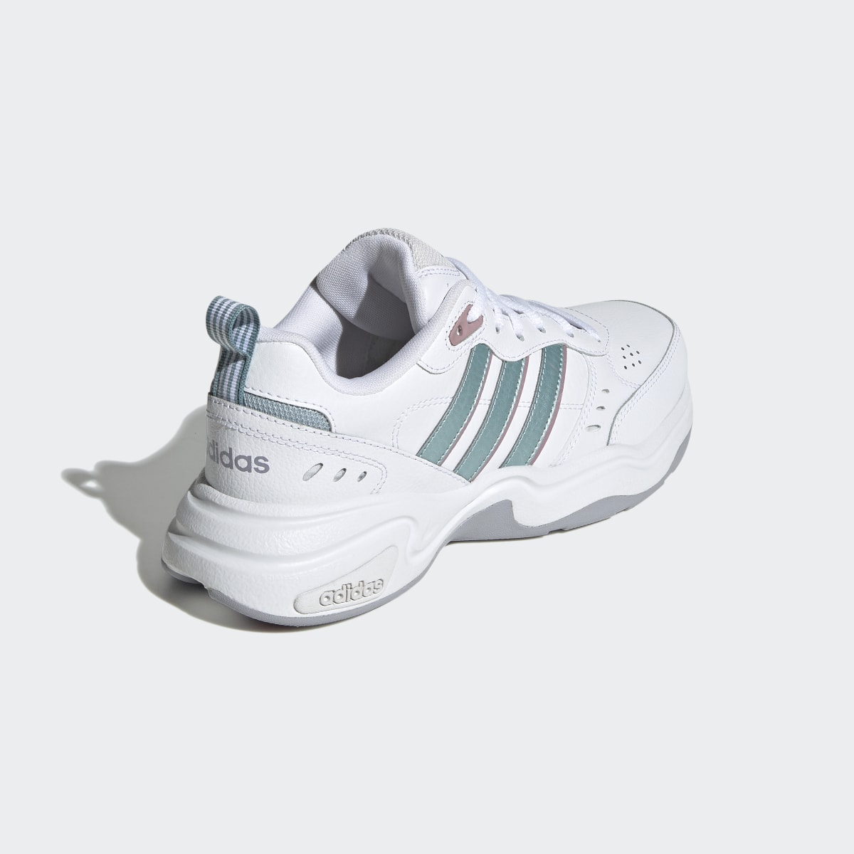 Adidas Chaussure Strutter. 6