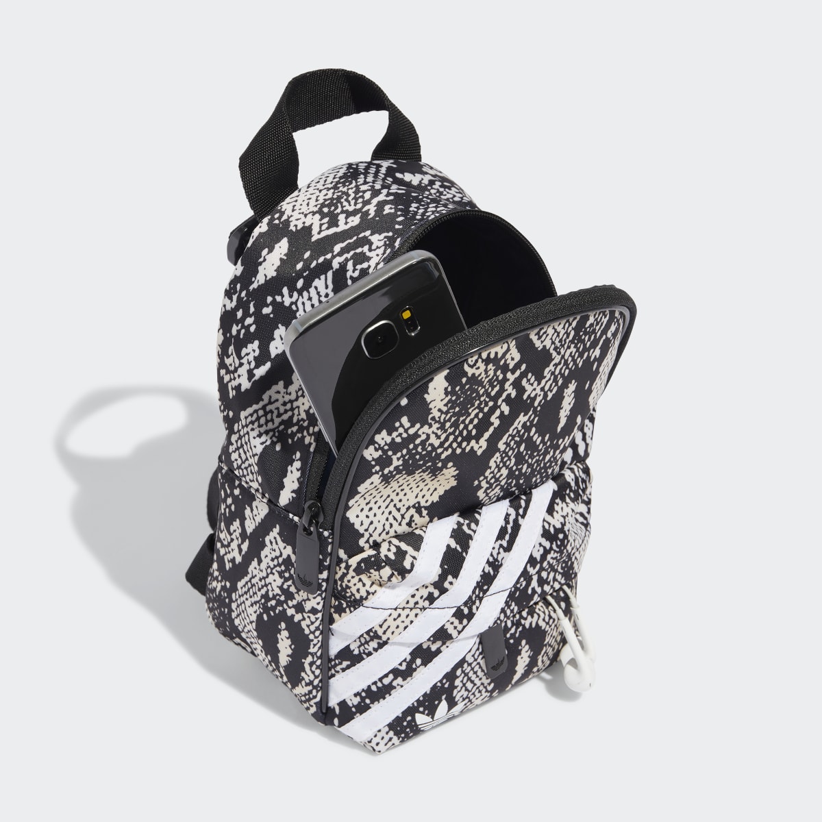 Adidas Minimochila Snake Graphic. 5