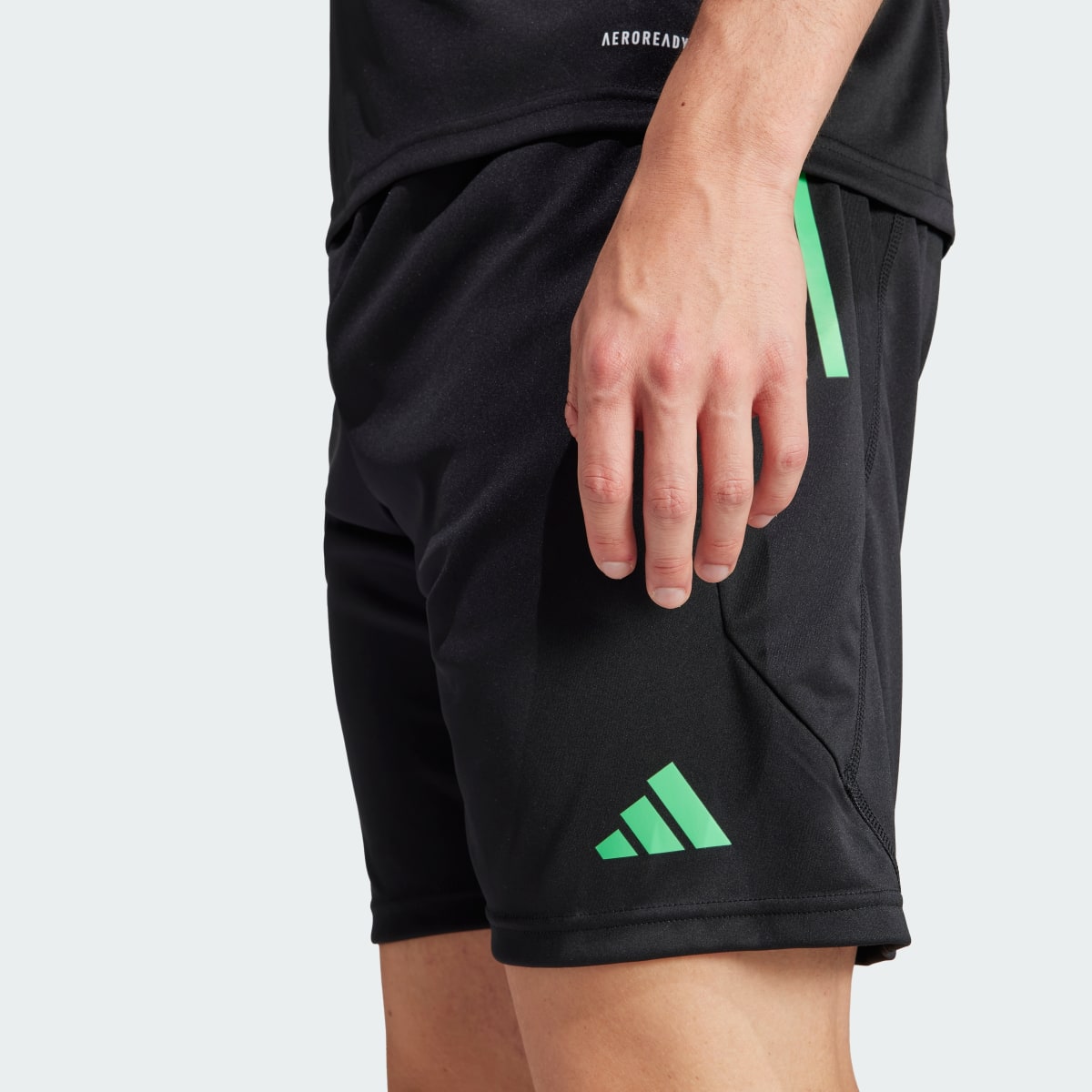 Adidas FC Bayern München Tiro 23 Trainingsshorts. 6