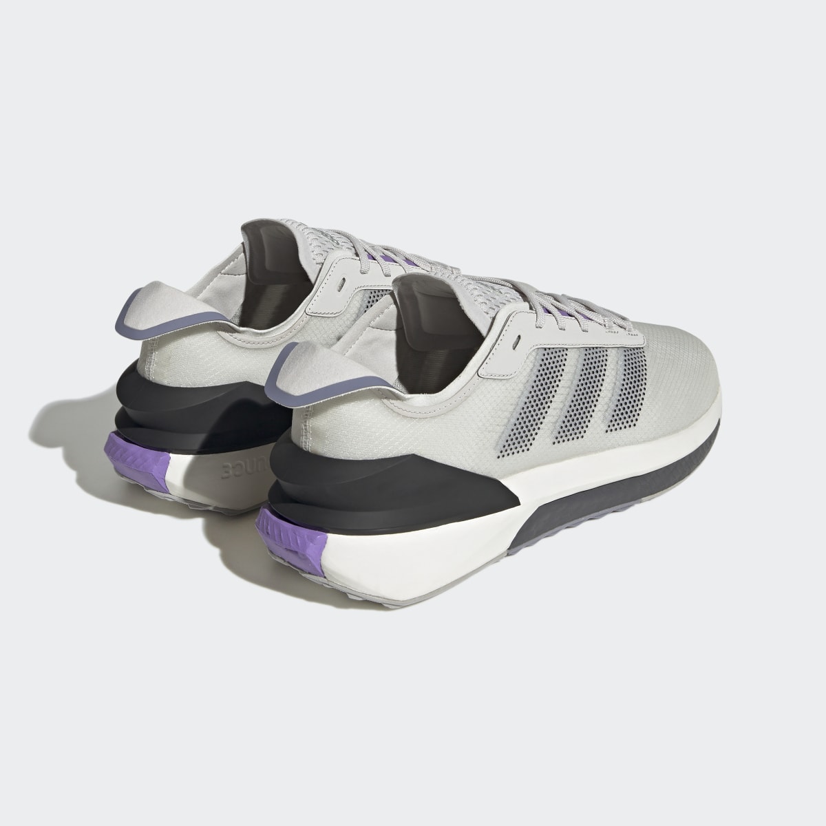 Adidas Avryn Schuh. 10