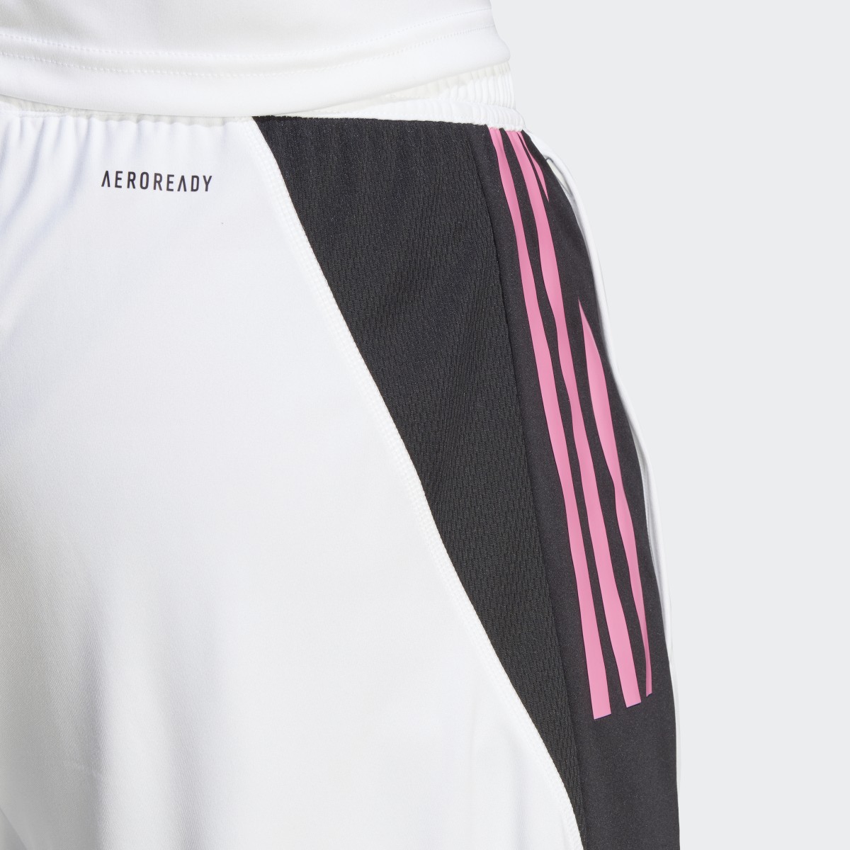 Adidas Juventus Turin Tiro 23 Trainingsshorts. 7