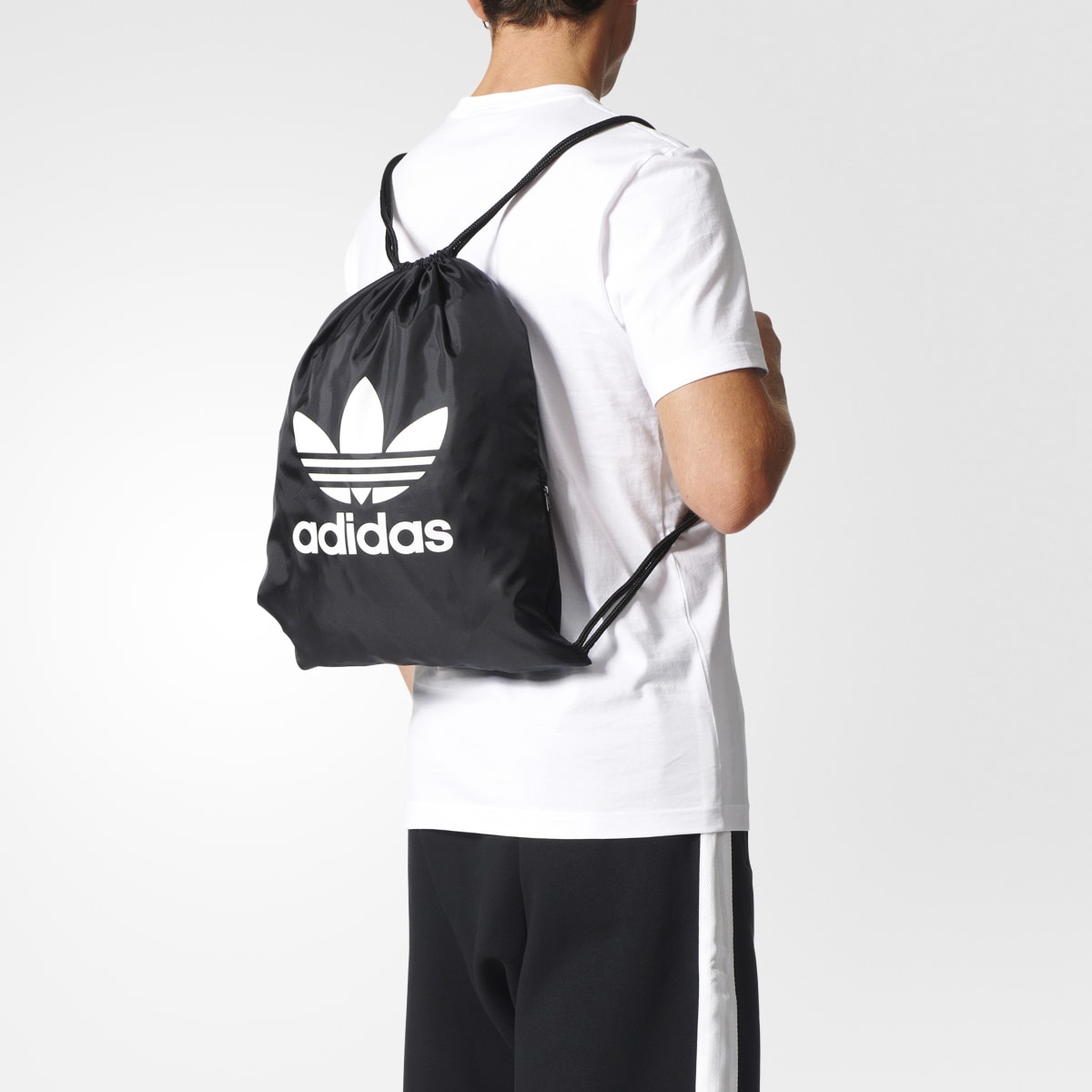 Adidas Mochila saco Trefoil. 4