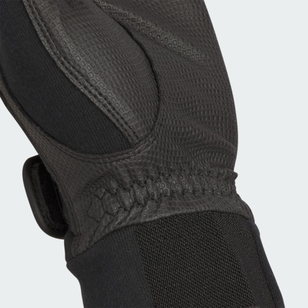 Adidas Warm Grip Comfort Gloves. 4