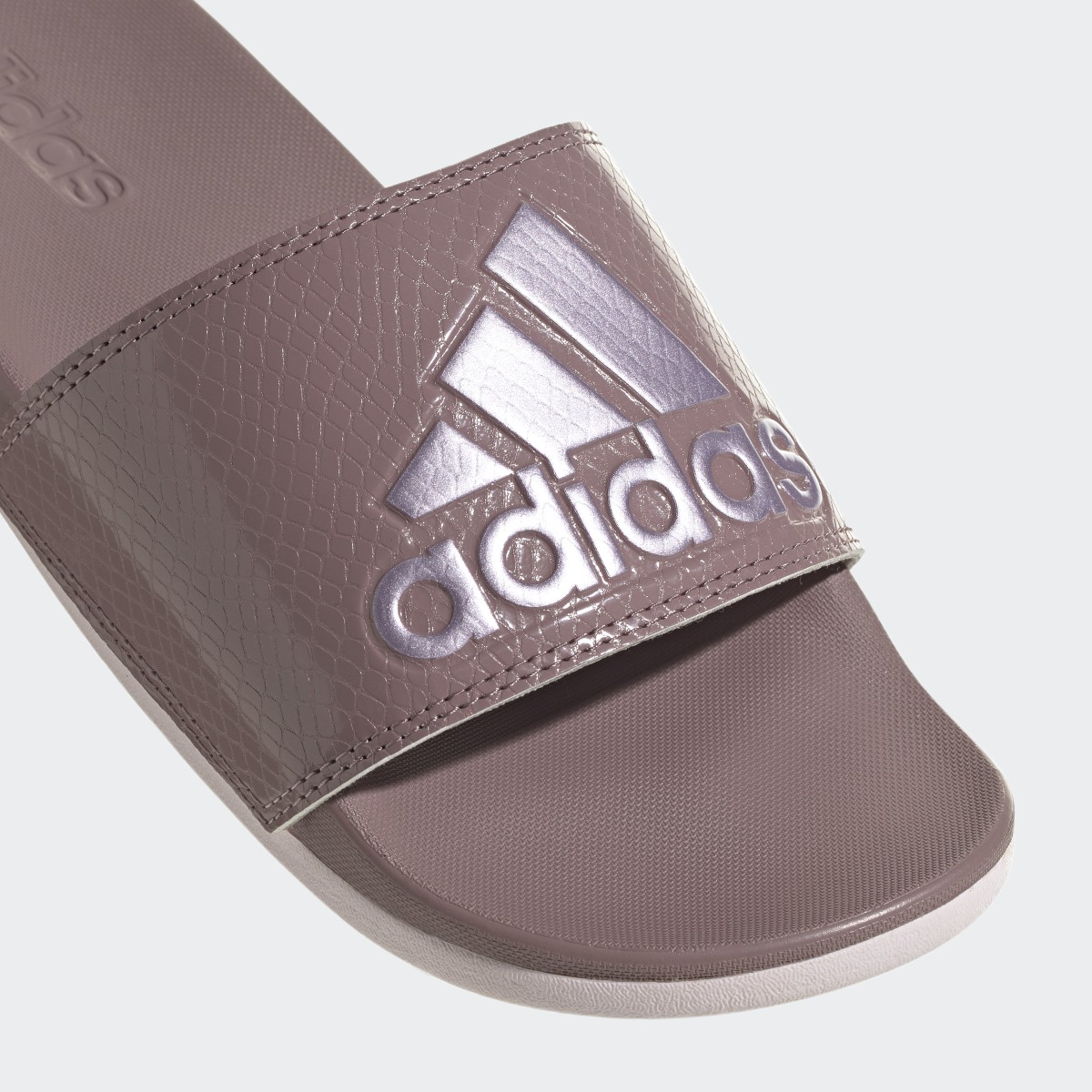 Adidas Chancla Adilette Comfort. 9