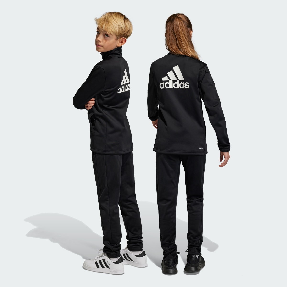 Adidas Conjunto Essentials Big Logo. 4