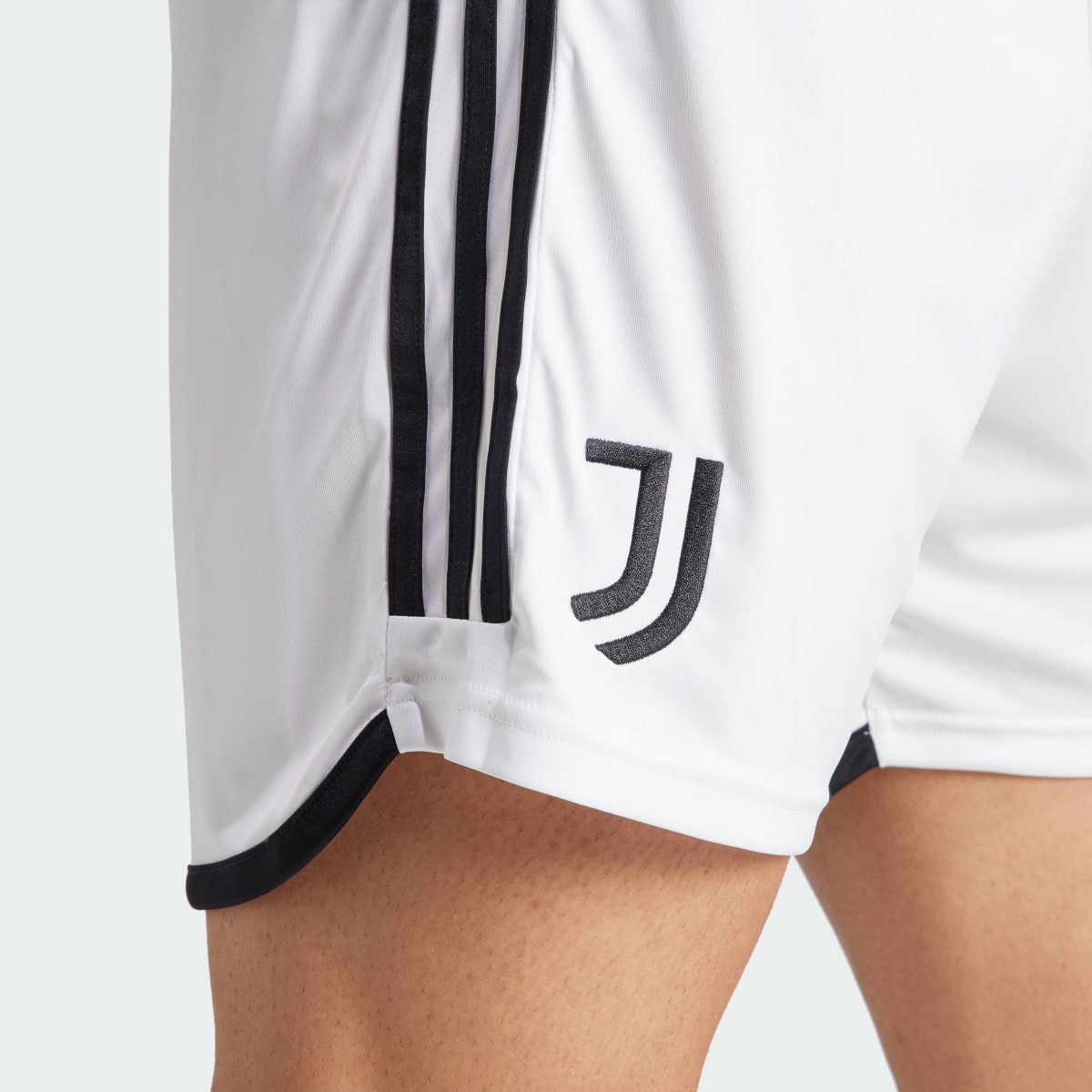 Adidas Juventus 23/24 Away Shorts. 5