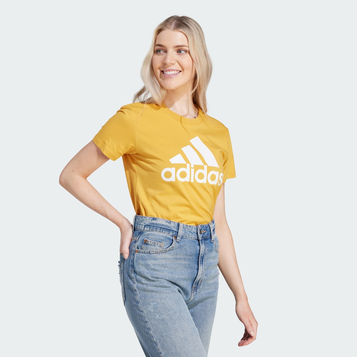 Adidas Playera LOUNGEWEAR Essentials Logo. 4