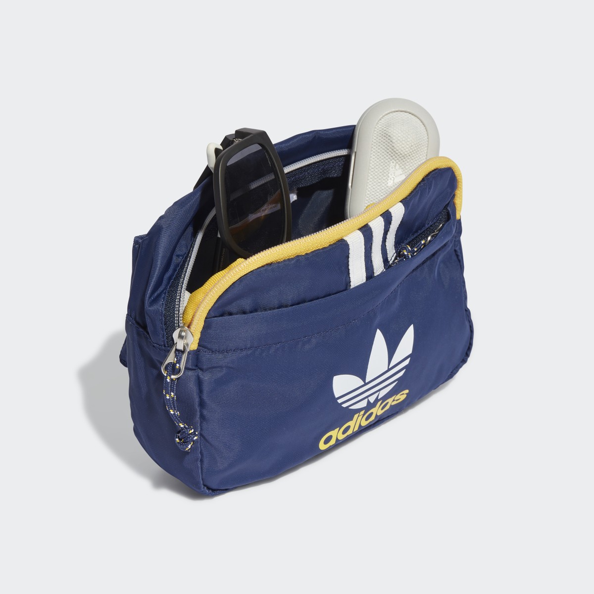 Adidas Adicolor Archive Waist Bag. 5