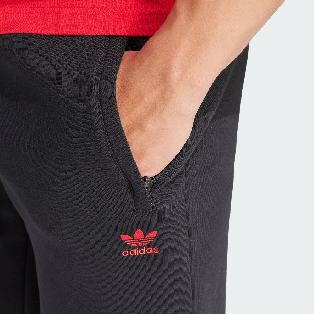 Adidas Manchester United Essentials Trefoil Shorts. 6