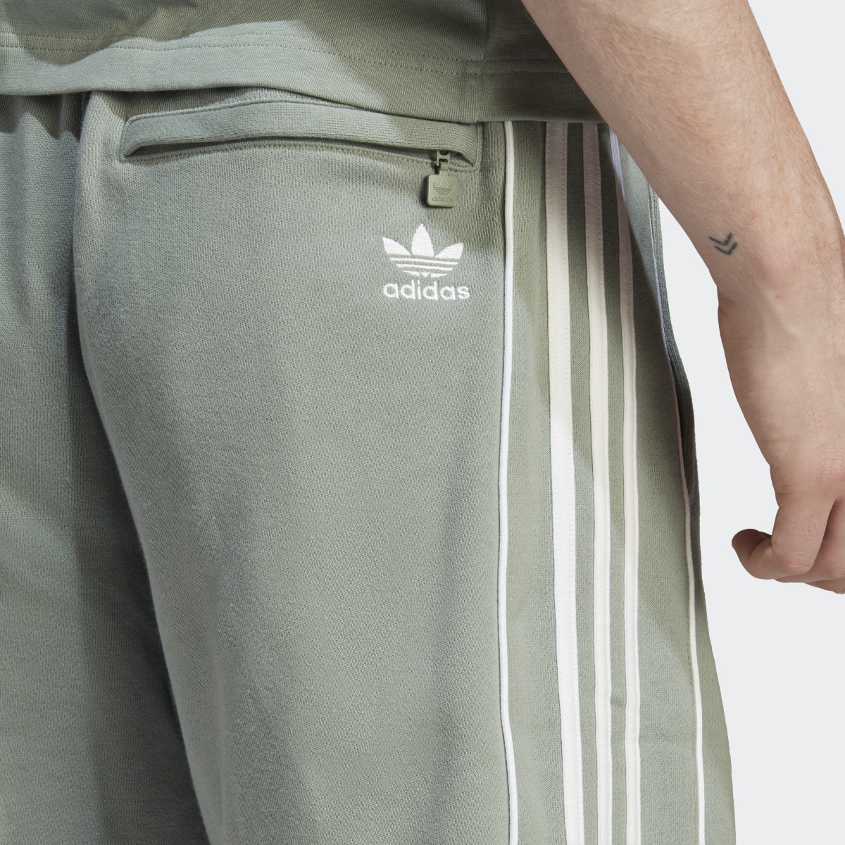 Adidas Rekive Shorts. 7