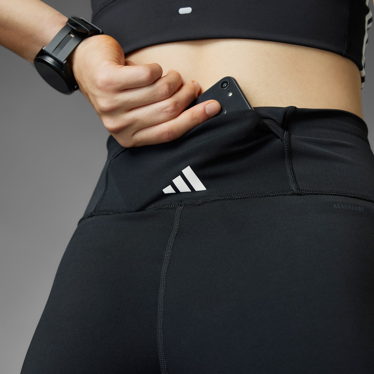 Adidas DailyRun 3-Streifen 5-inch Leggings. 9